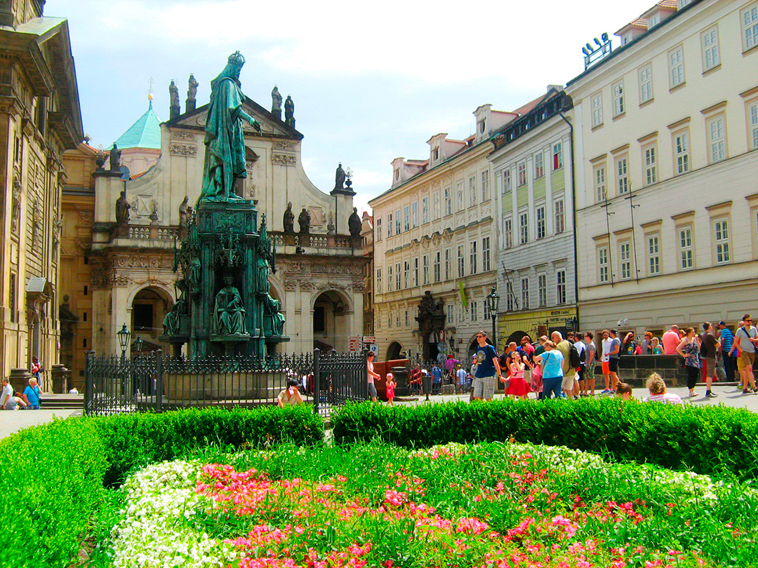Прага памятник